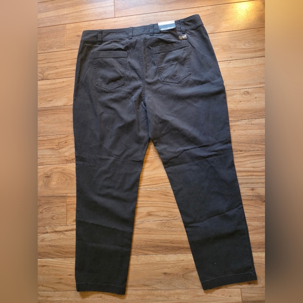 NWT Eddie Bauer Women's Centerline Curvy Utility Cargo Pants in Carbon, Sz 18 - Picture 6 of 10